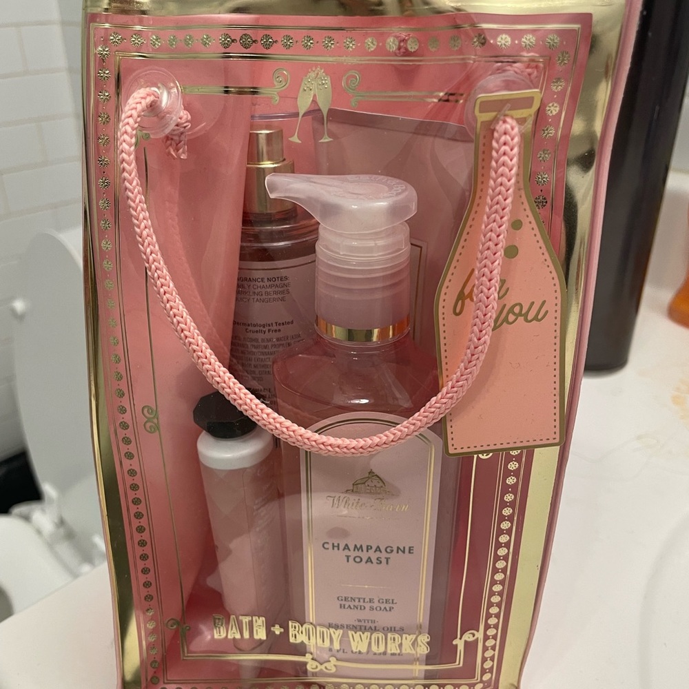 Champagne toast bath and body works 4 piece set